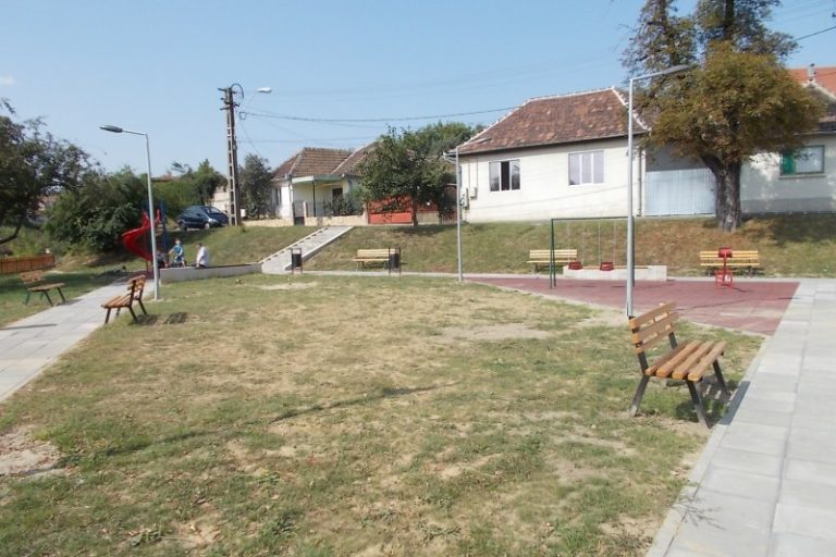 Apă, canal și zonă modernizată pe strada Cibin