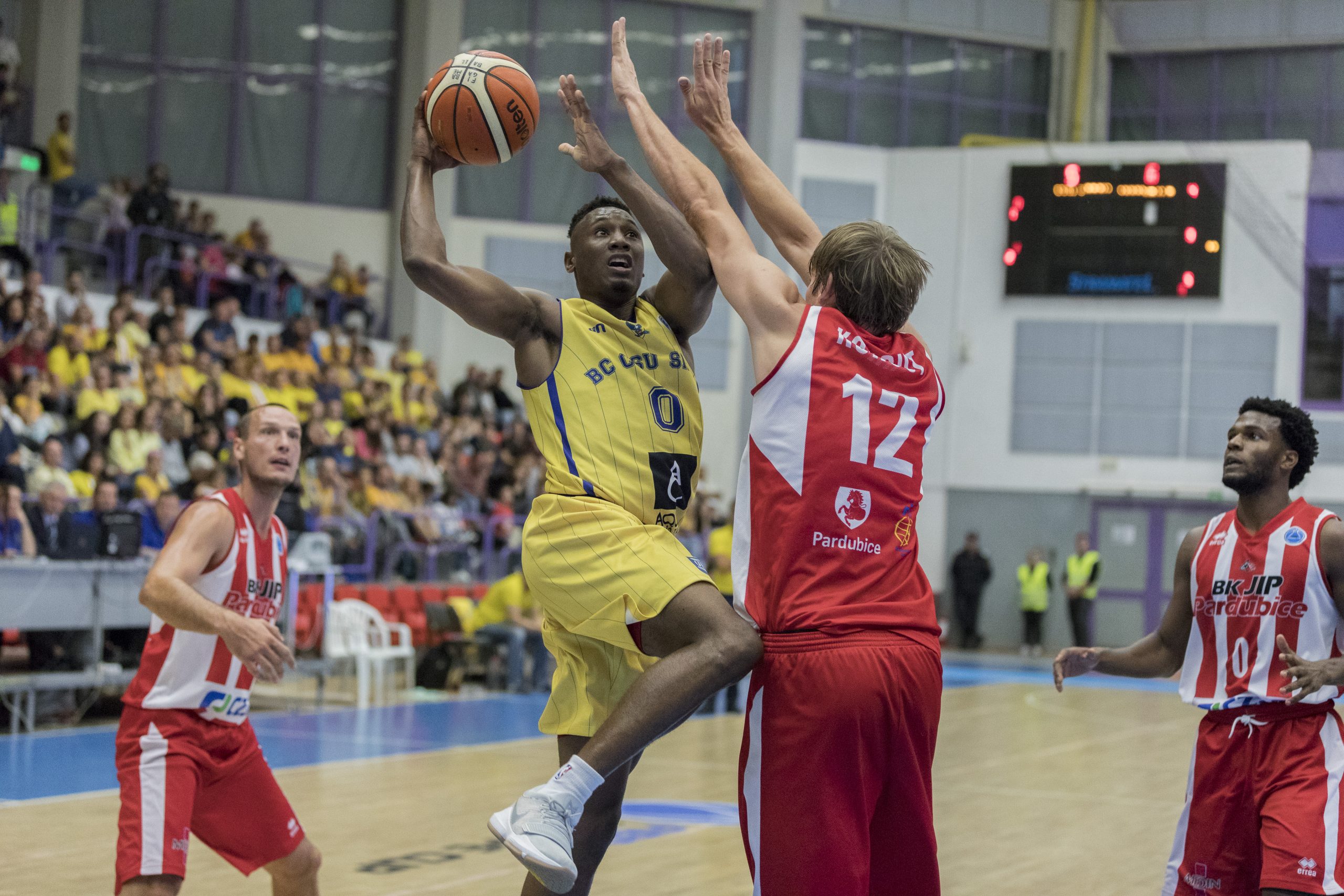 Baschetbaliștii sibieni luptă mâine pentru calificarea în turul II al FIBA Euro Cup