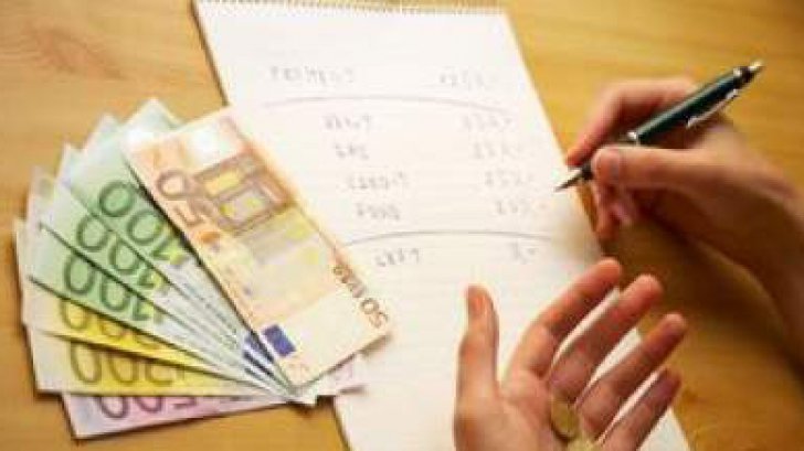 Românii își pot RECUPERA banii din rate: proiectul a fost deja depus