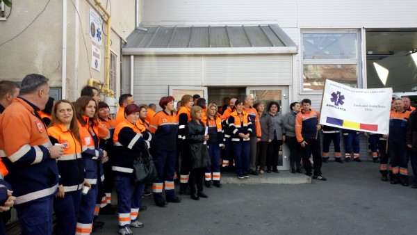 Ambulanțierii sibieni au început protestele