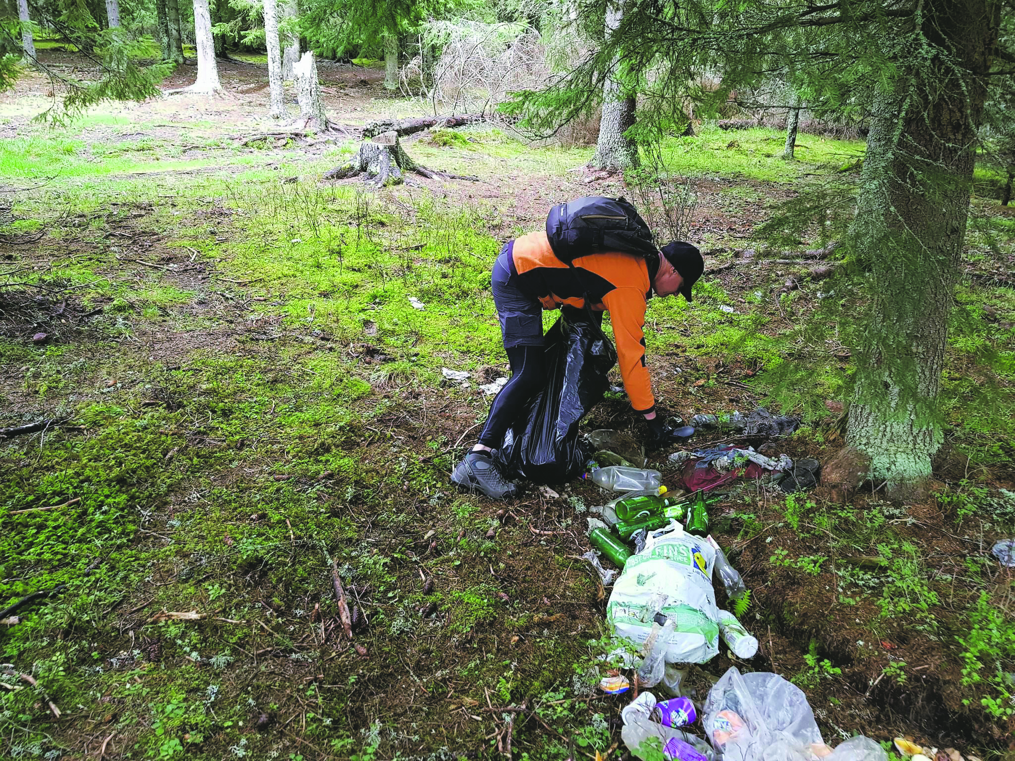 Voluntar: Sunt munții noștri și noi i-am murdărit