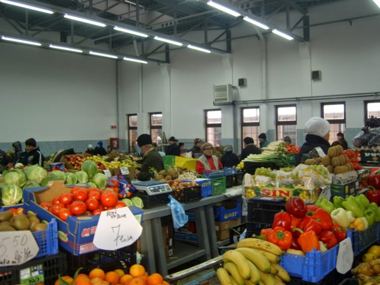 15 chioșcuri vor fi amplasate în curtea Pieței Agroalimentare