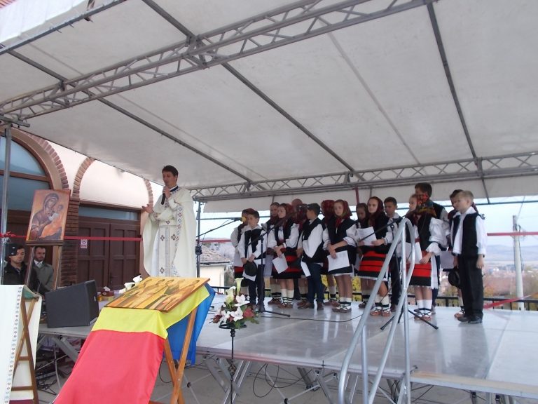 GALERIE FOTO – Sărbătoarea Hramului la Biserica din Cimitirul Ortodox Mediaș