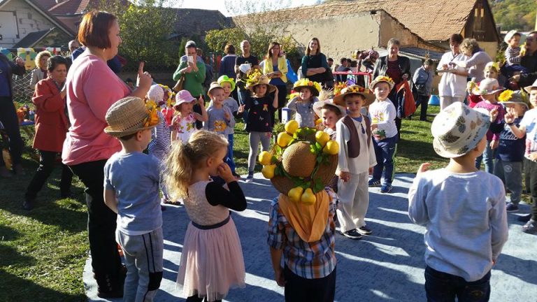 Taberele pentru copii vor putea fi plătite cu vouchere de vacanță