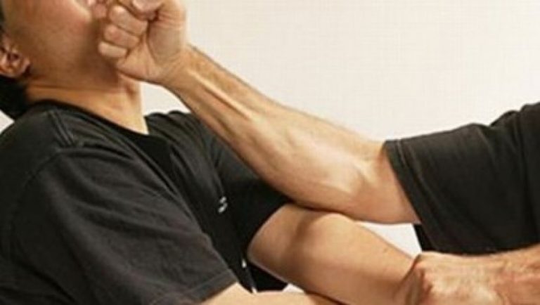 5 bărbaţi din Ocna Sibiului, reţinuţi după un scandal provocat în centrul oraşului