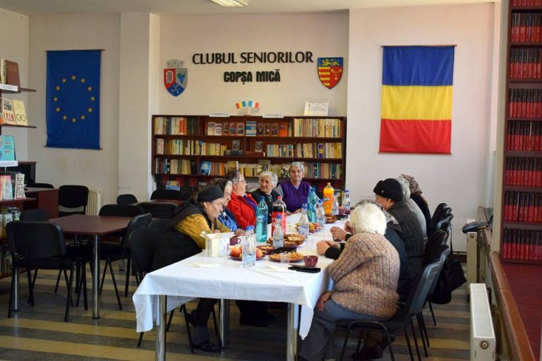 Vârstnicii din Copșa Mică, sărbătoriți de primărie