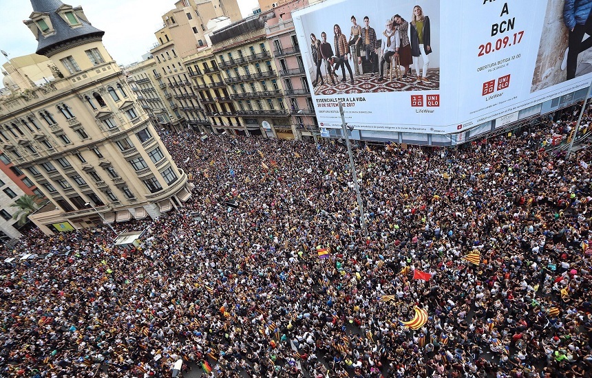 700.000 de persoane au manifestat marţi la Barcelona