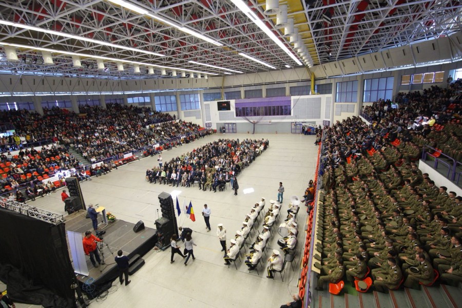 Pentru prima dată în ultimii cinci ani, imnul Gaudeamus Igitur nu a răsunat din Piaţa Mare