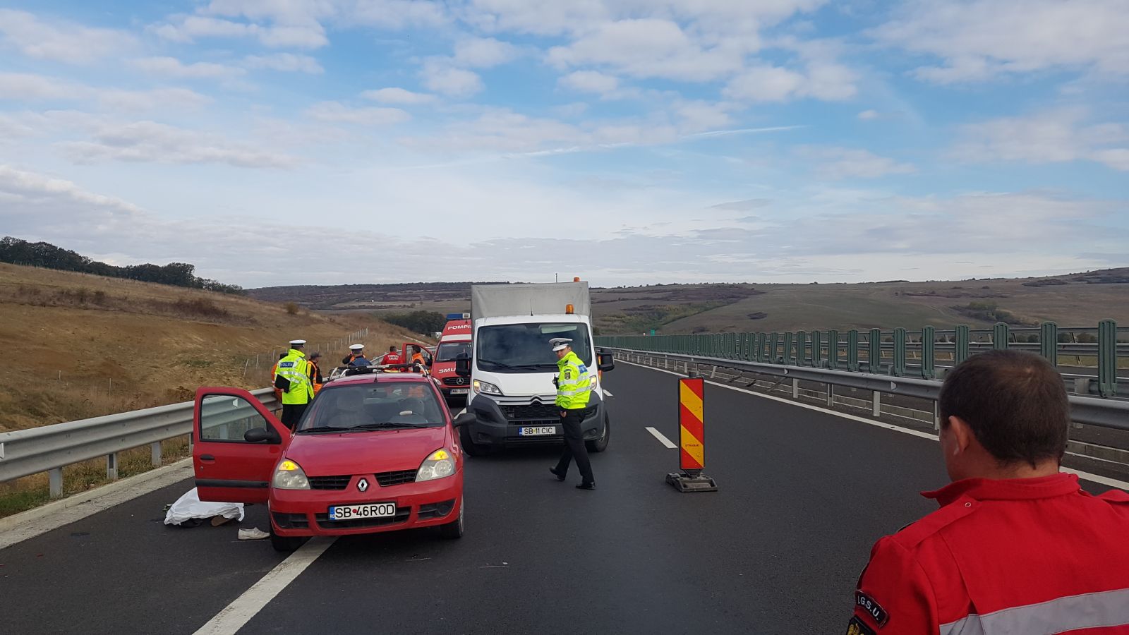 FOTO: Un bărbat a făcut infarct la volan pe autostradă, omul a murit