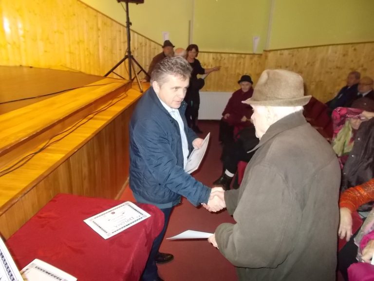 GALERIE FOTO – Sute de vârstnici premiați de Primărie