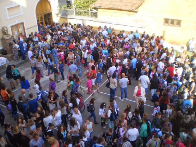 Achiziție de lucrări pentru reabilitarea fațadei unei școli