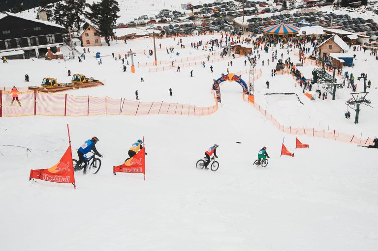 De Ziua Națională se deschide un nou sezon de ski la Arena Platoș