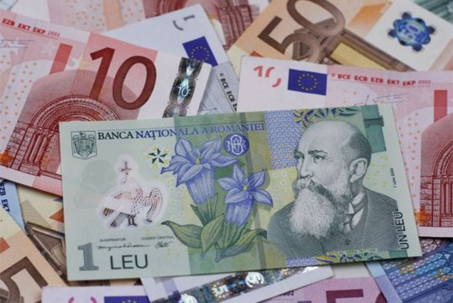 Lovitură pentru leu: euro, dolarul și francul elvețian cresc în aceeași zi