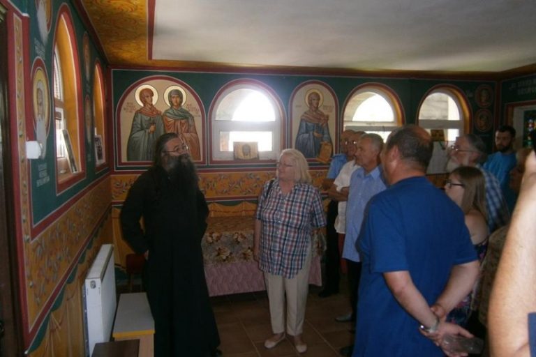 Două parohii din județul Sibiu, în sprijinul copiilor din Valea Plopului