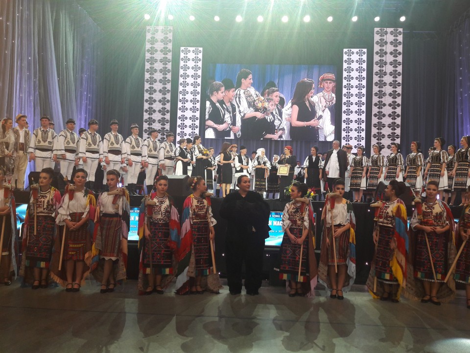 Șase generații de dansatori, pe scena Festivalului Național „Ioan Macrea”