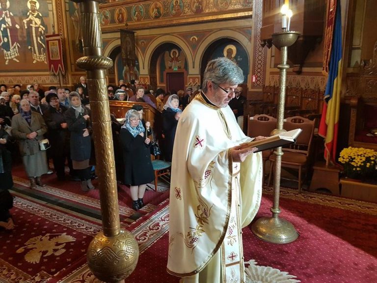 GALERIE FOTO – Sute de credincioși la Hramul Catedralei Ortodoxe din Mediaș