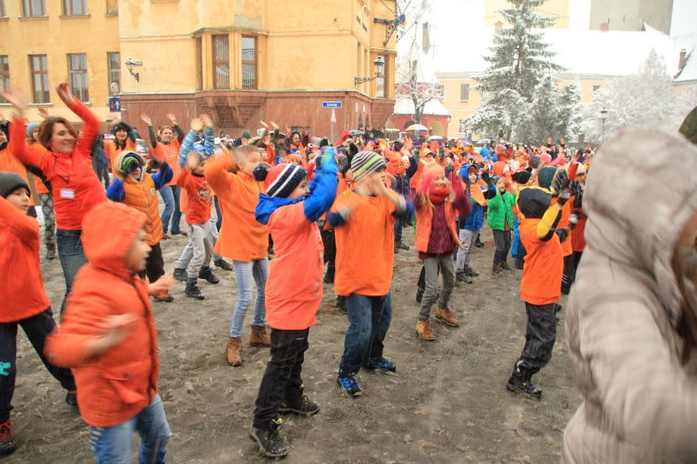 Mediașul este parte a proiectului Dance for Kindness