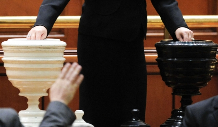 ULTIMA ORĂ: Pleacă Guvernul Bolojan înainte de Crăciun?