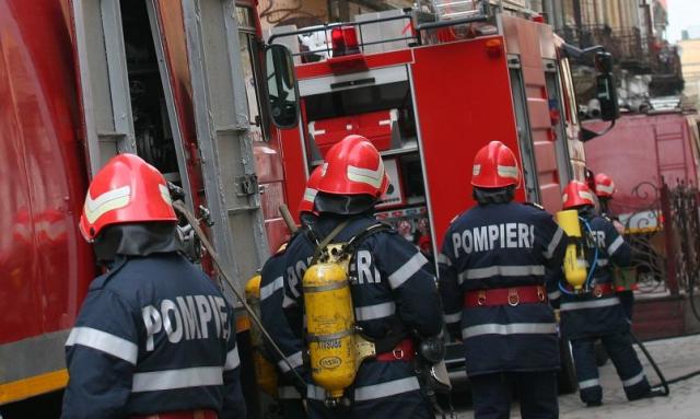 O oală uitată pe foc a speriat un bloc întreg