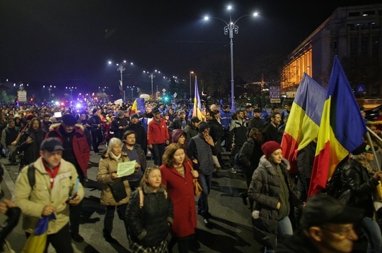 Aproximativ 13.000 de persoane au protestat în mai multe orașe față de proiectul de modificare a Legii Justiției