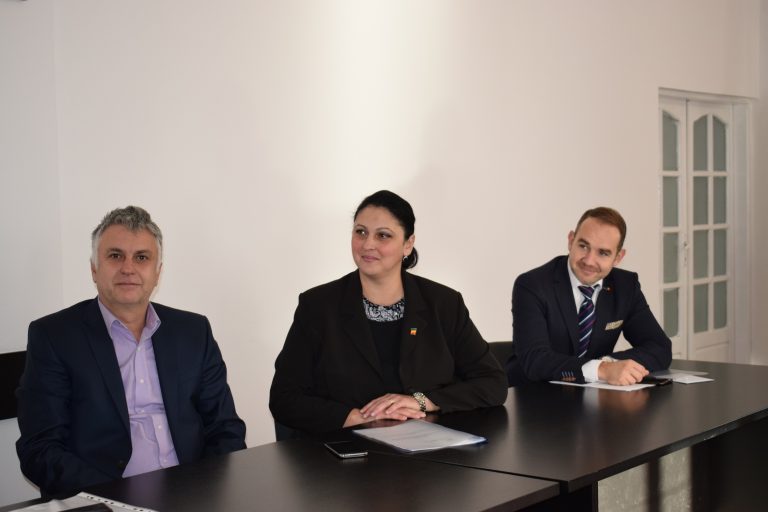 Prevenirea îmbolnăvirilor prin trichineloză, în discuție la Prefectura Sibiu