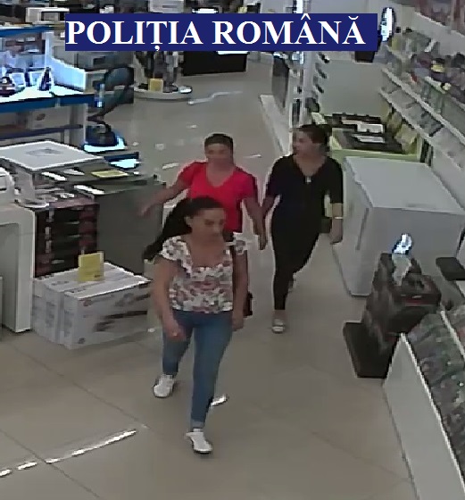 Trei femei la furat în Mall. Dacă le recunoașteți, anunțați poliția
