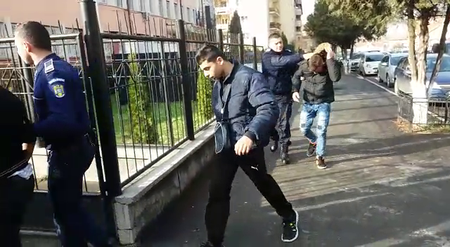 VIDEO: Copil de 10 ani tâlhărit în centrul orașului, hoții i-au luat telefonul mobil