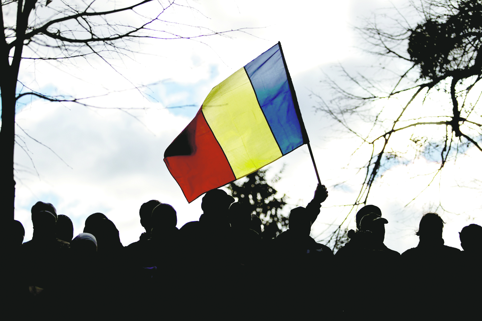 Români pentru români