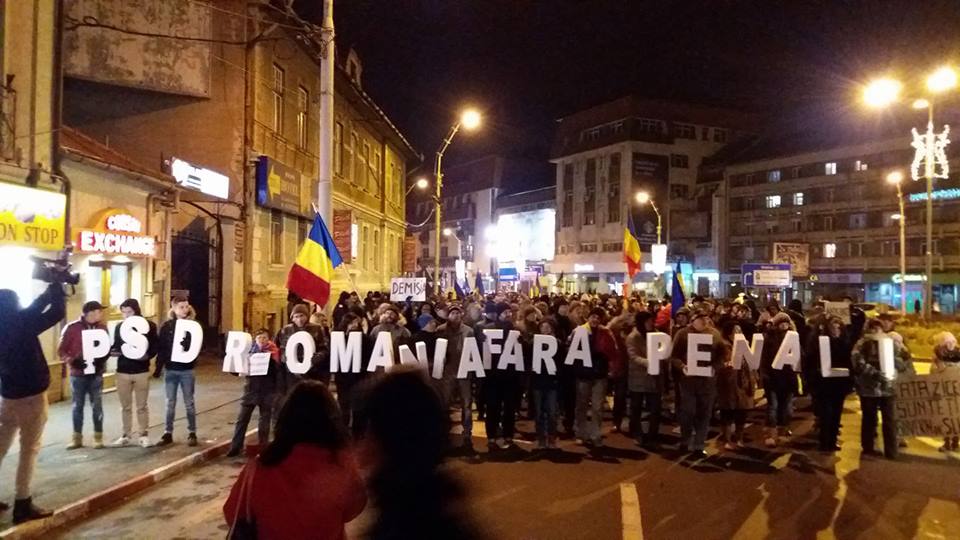 VIDEO: Nou protest la Sibiu, manifestantii au pornit în marș către Mihai Viteazu