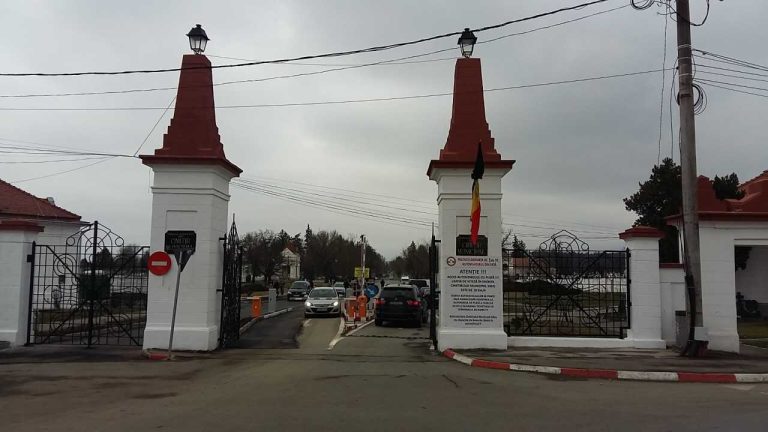Intrare gratuită pentru autohehicule în Cimitirul Municipal Sibiu în weekend-urile de sărbători