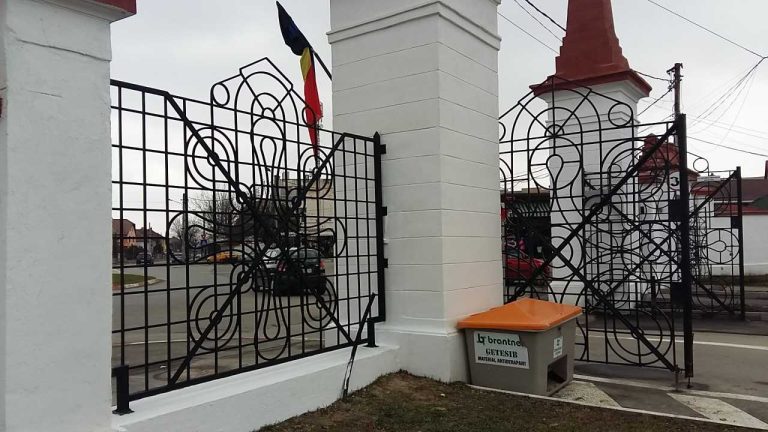 FOTO – Poarta principală a Cimitirului Municipal Sibiu, reconfigurată. Cum se va face ieșirea