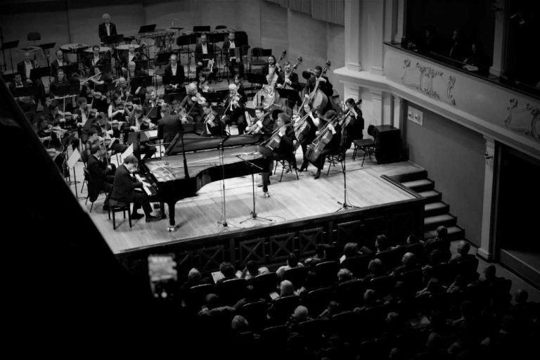 Filarmonica de Stat Sibiu și-a adaptat programul pentru zilele de doliu național