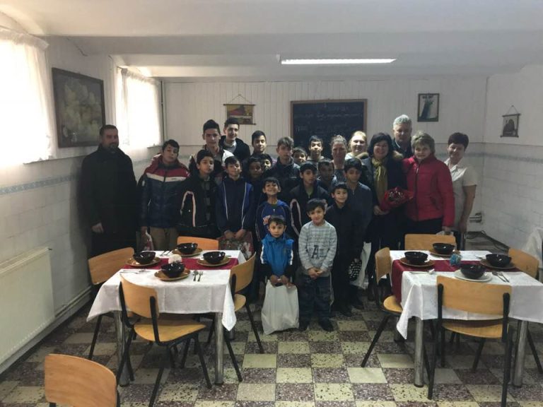 Daruri de la Moș Crăciun pentru copiii din Agârbiciu