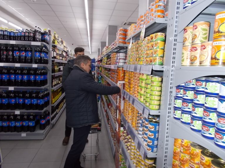GALERIE FOTO – Edilii Mediașului, la cumpărături în cadrul campaniei „Hrănește un Zâmbet”