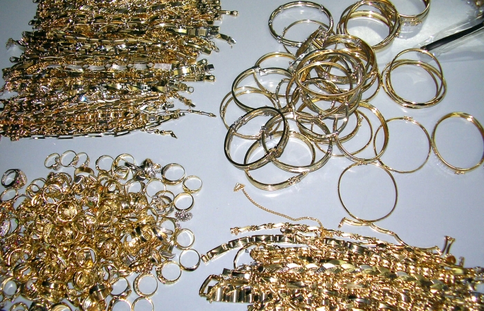 Gramul de aur a atins, vineri, un maxim istoric. Cu cât s-a scumpit