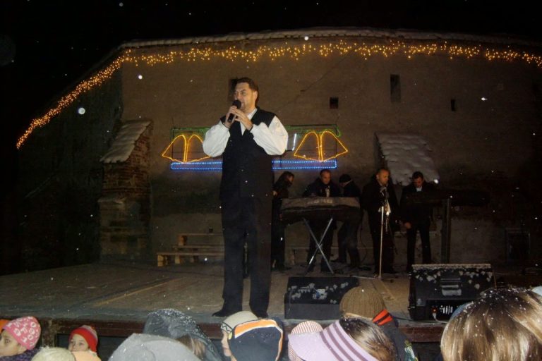 Marius Ciprian Pop și Mariana Anghel la concertul de colinde din Axente Sever