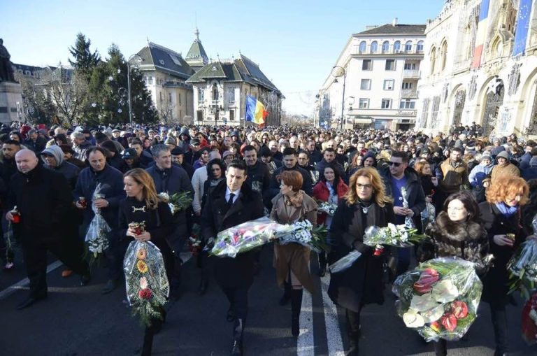 Circa 8.000 de membri PSD s-au adunat la Craiova pentru a aduce un omagiu regelui Mihai