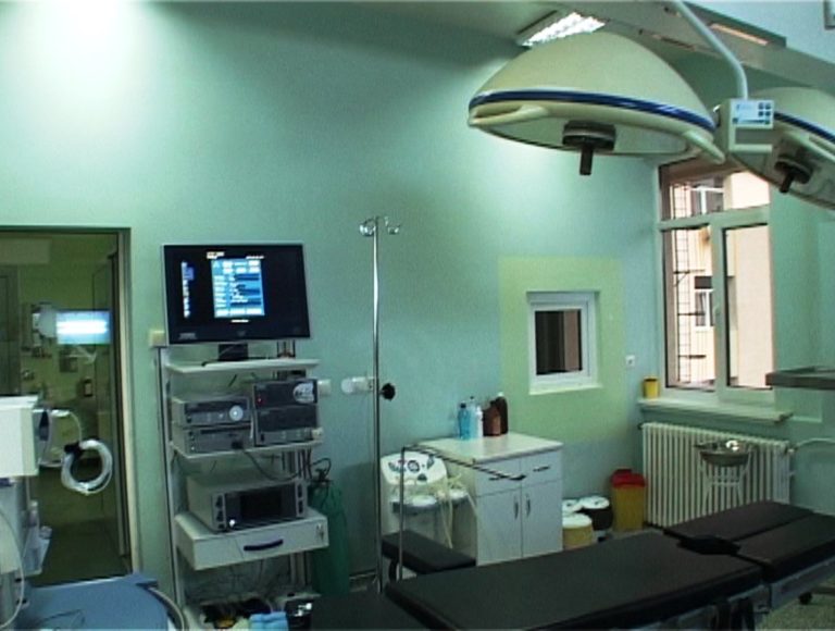 Spitalul Mediaș cumpără ventilatoare mecanice, defibrilatoare și paturi multifuncționale în urma unei donații de la Romgaz