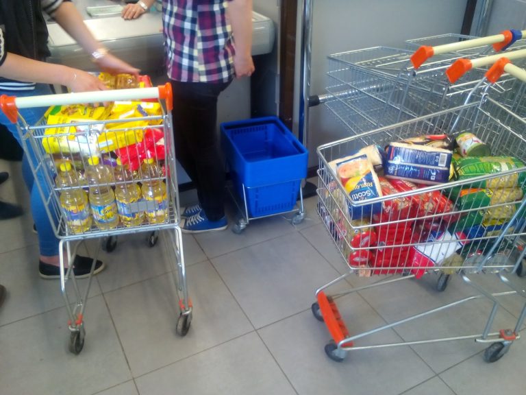 Preoții, la campania Hrănește un Zâmbet