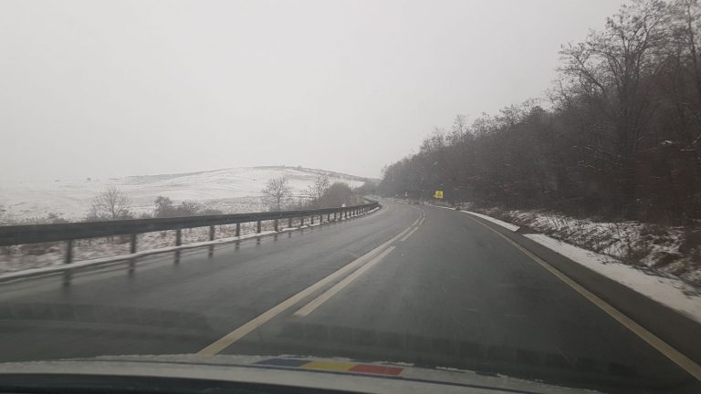 Centrul Infotrafic: Carosabil acoperit parțial cu zăpadă în Sibiu și alte județe