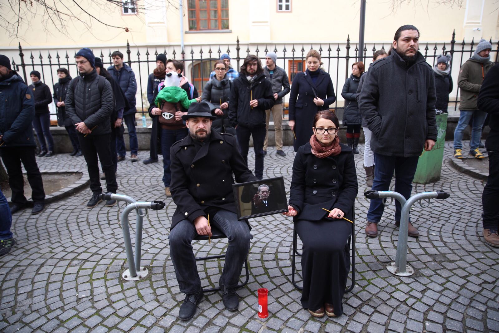 Nou flashmob în fața sediului PSD Sibiu