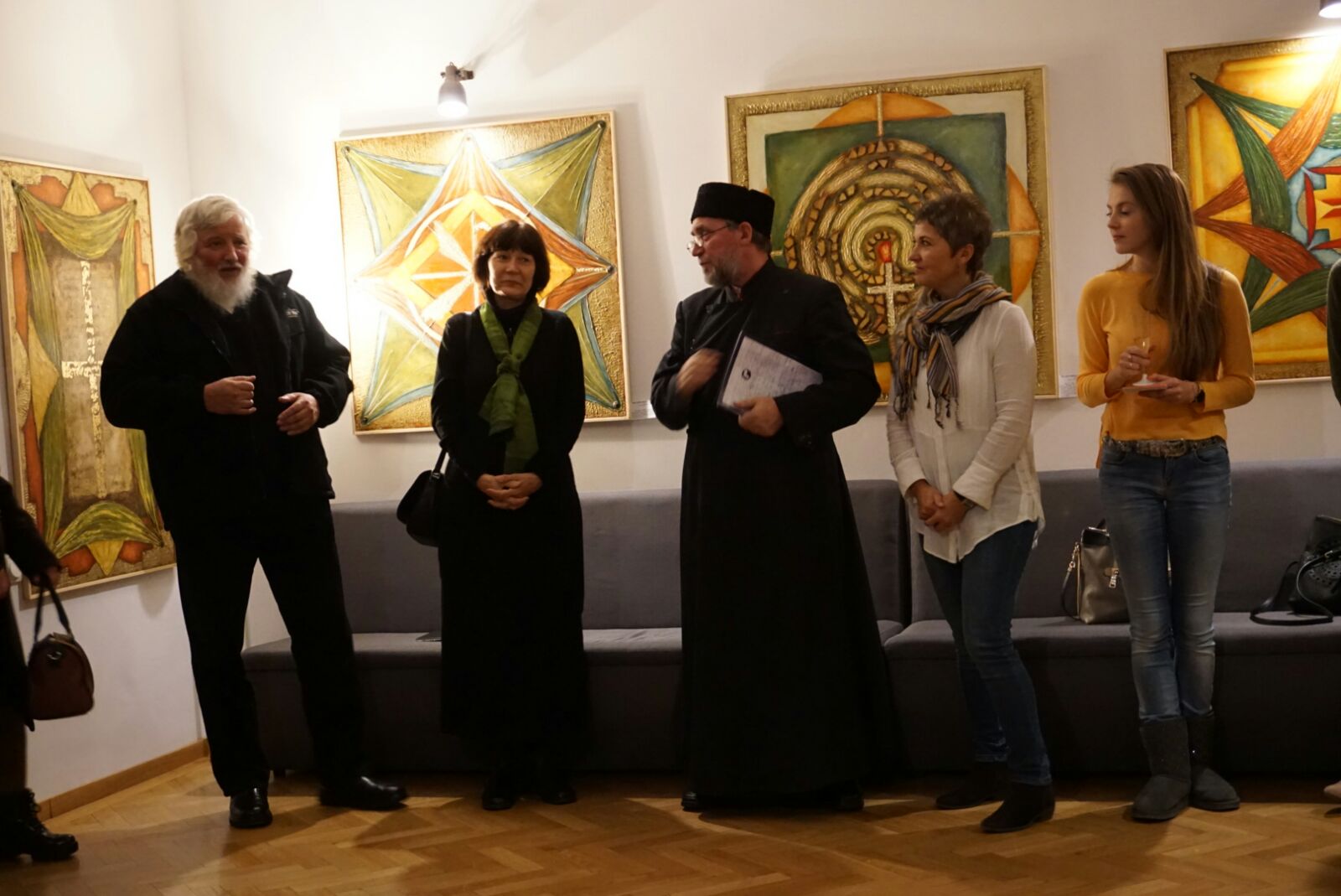 Primul steag creștin în viziunea artistei Antonela Giurgiu
