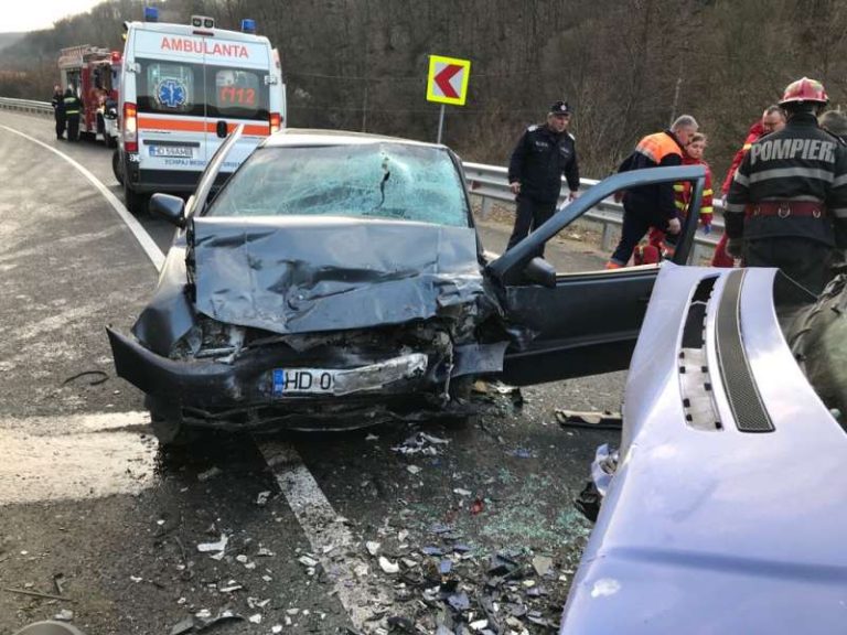 Accident – 5 persoane rănite, dintre care două grav