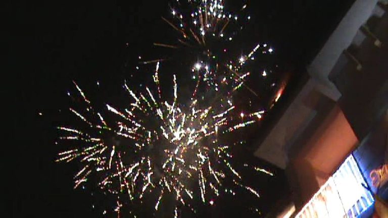 ISU Sibiu: Artificiile şi petardele pot provoca răni grave