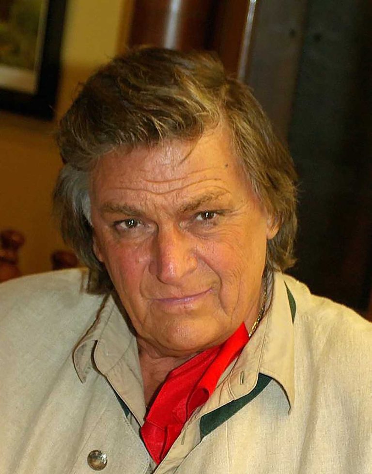 Florin Piersic pe scenă alături de Orchestra Filarmonicii de Stat Sibiu