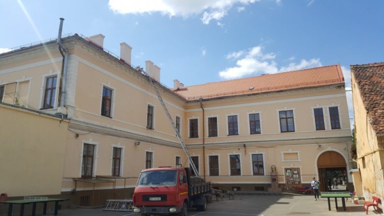 Lucrări de modernizare și reabilitare la unele școli din oraș