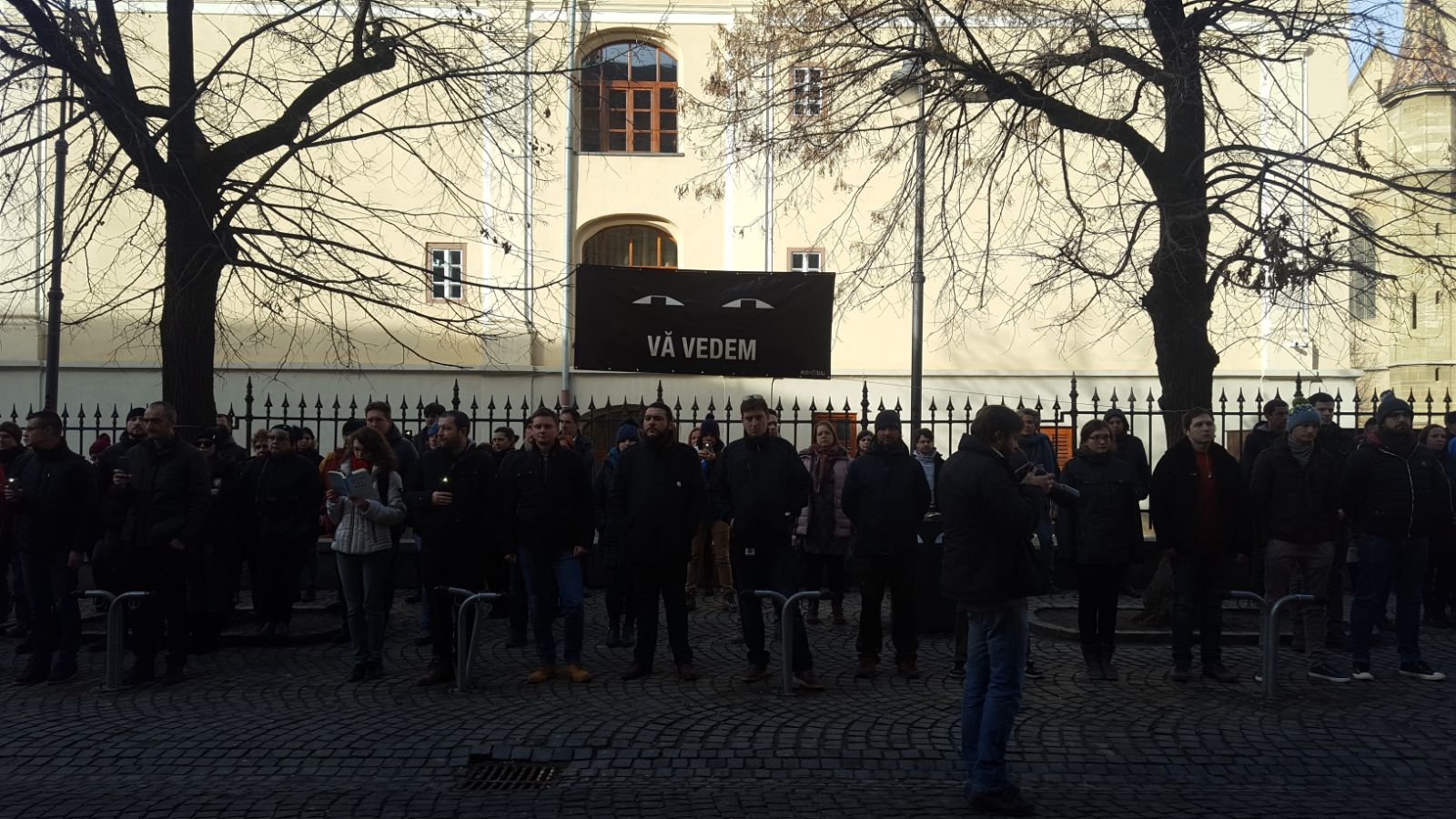 Peste 100 de sibieni la primul protest al anului 2018. Video