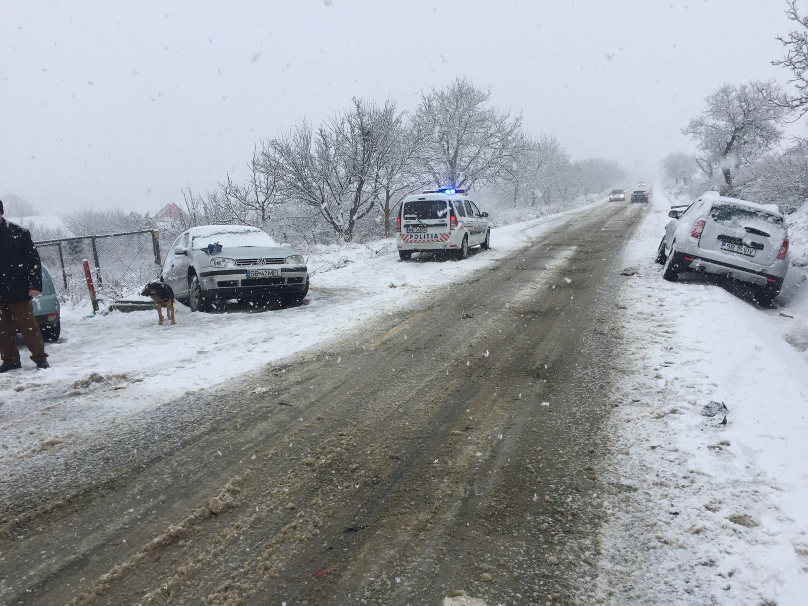 FOTO: Accident pe Dealul Dăii din cauza vremii