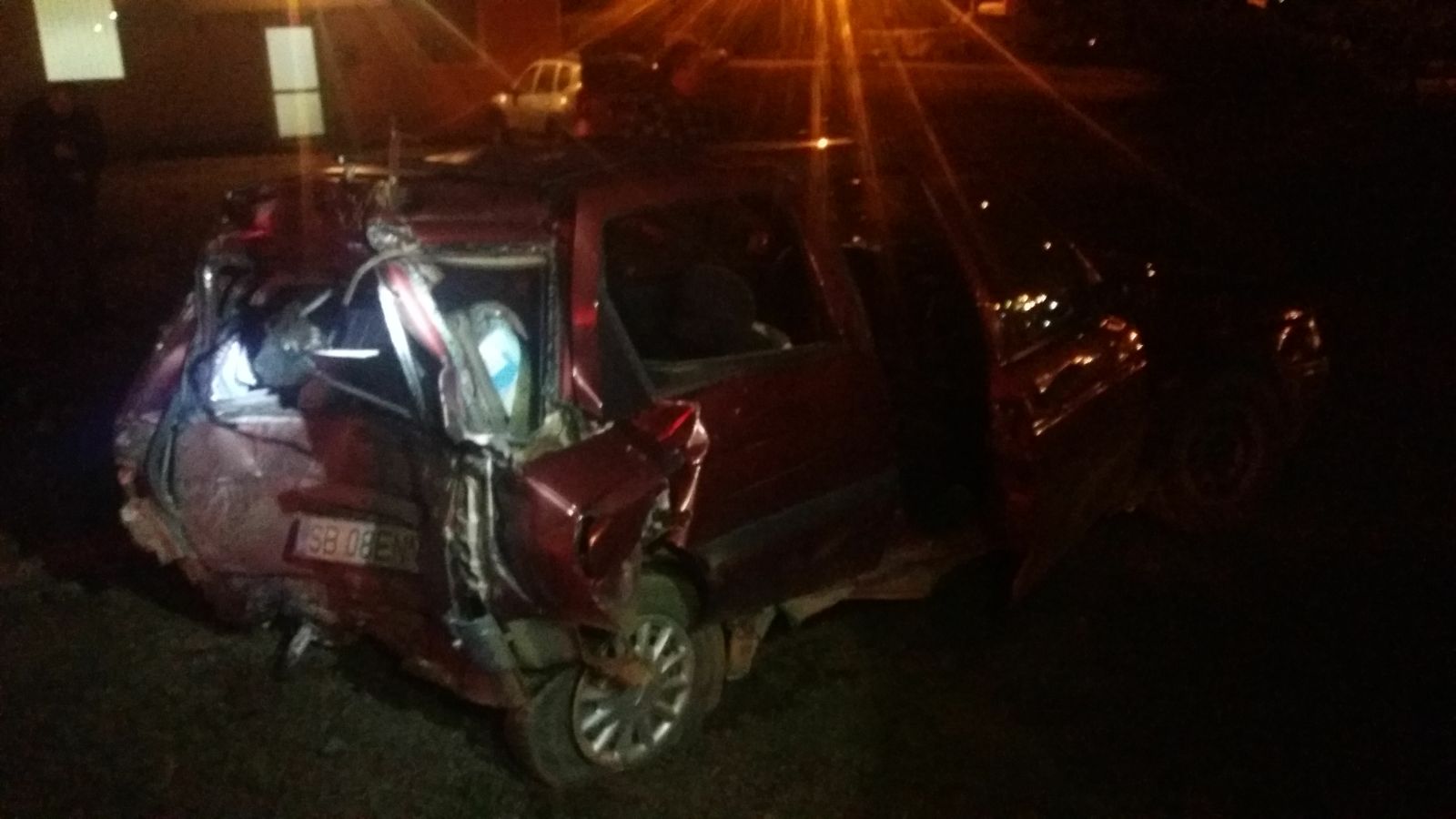 FOTO: Accident grav pe DN7, o mașină a fost lovită de un TIR