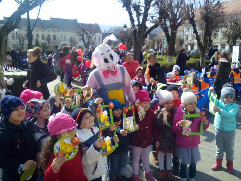 Surprize pentru tinerii din Mediaș în Săptămâna Verde: Târgul de Paște și mai multe expoziții